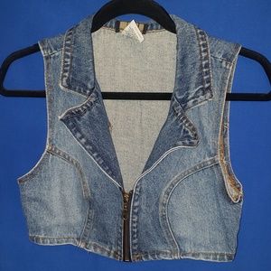 ADORABLE / LEI / Cropped / Zip Up / Jean Vest